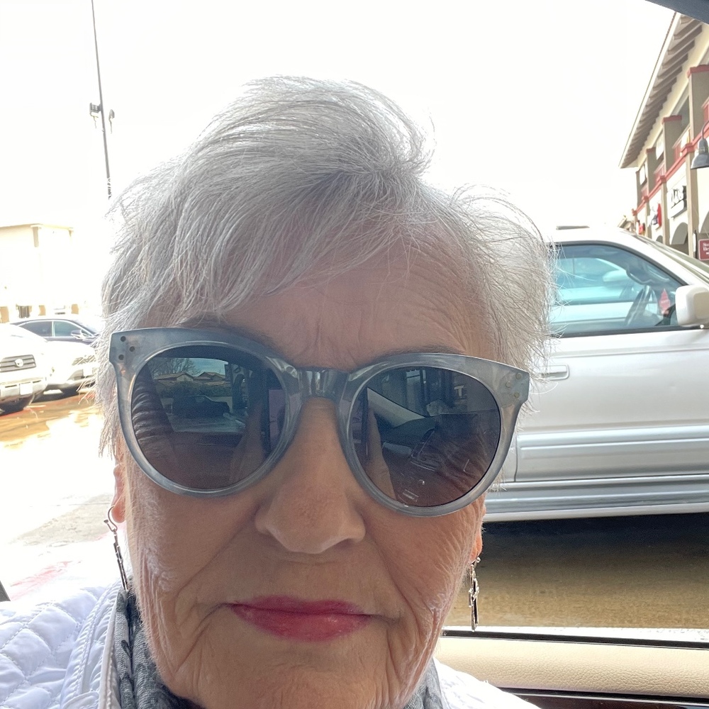 Meet your Posher, Cindy